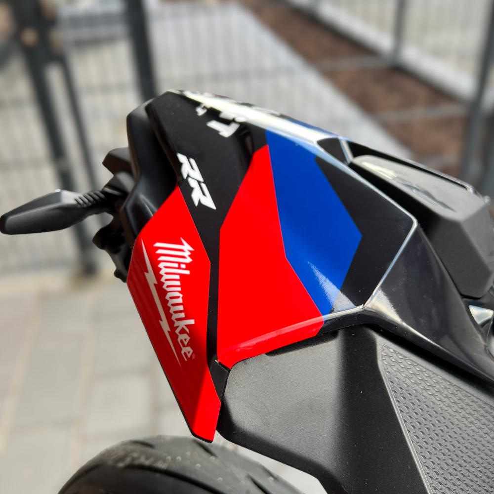 BMW S1000RR (23-24) "RACE-M Black Design" Dekor Stickerkit