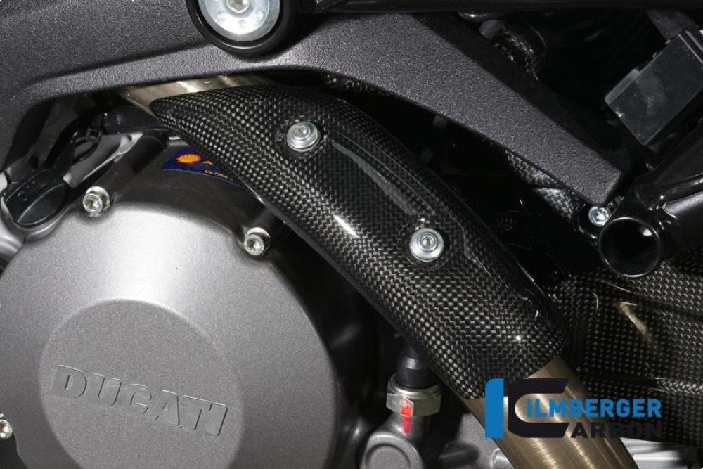 Exhaust heat shield at the manifold extended version carbon