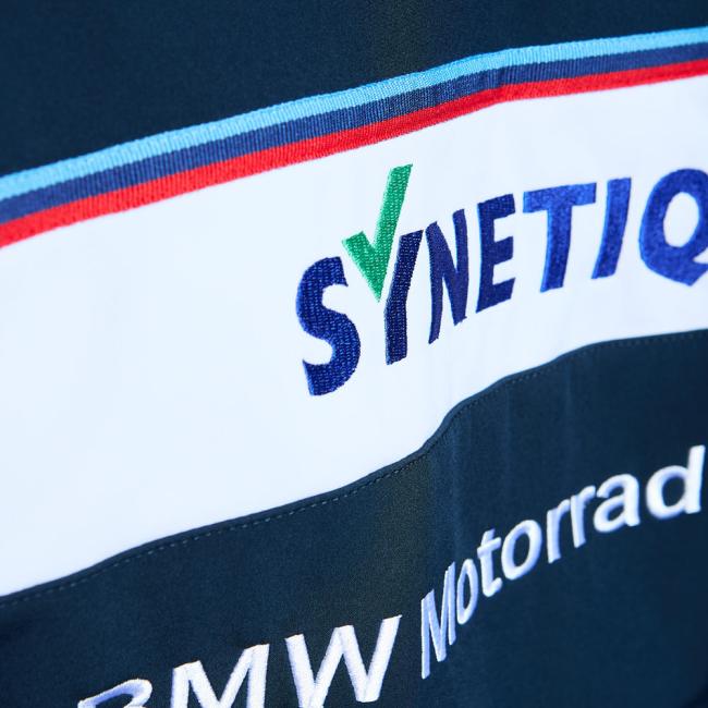 BMW Motorsport TAS Racing SYNETIQ Softshell Jacket – Offizielles Team Merchandise