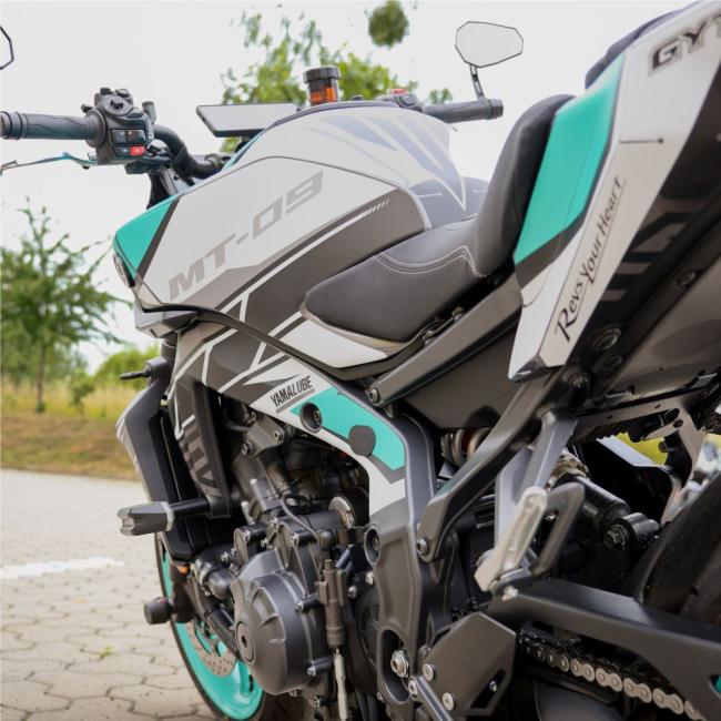 YAMAHA MT-09 (24 - _) "STR24" Turquoise - White Graphics Bikewrap