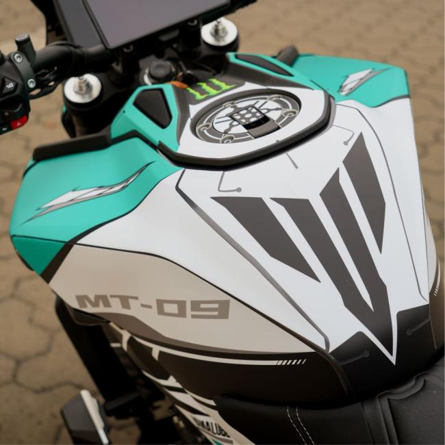 YAMAHA MT-09 (24 - _) "STR24" Turquoise - White Graphics Bikewrap