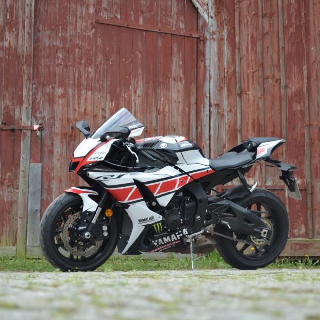 YAMAHA R1 (RN65) ab Bj. 2020 - "RESTYLE-R" Carbon Dekor Stickerkit