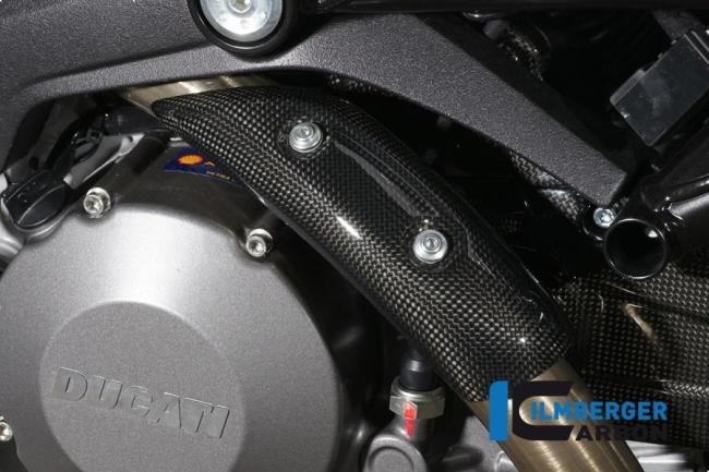 Exhaust heat shield at the manifold extended version carbon