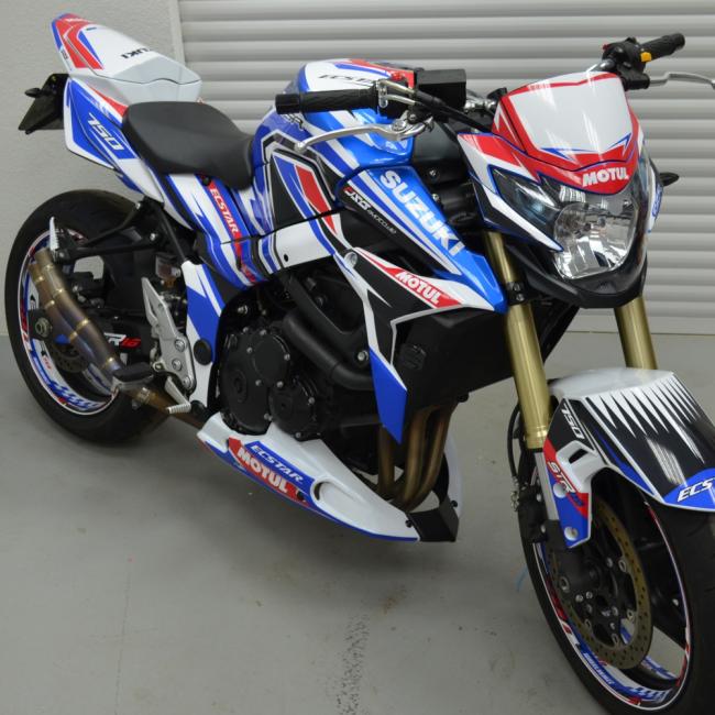 Suzuki GSR 750 11-16 "STR16" Dekor Stickerkit