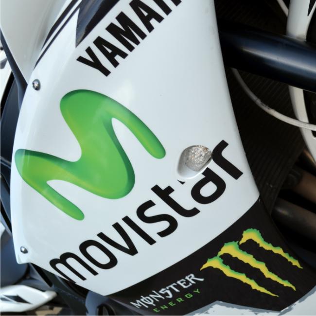 YAMAHA R1 (RN22) 09-14 Replica MotoGP Dekor Stickerkit Schwarz Weiß