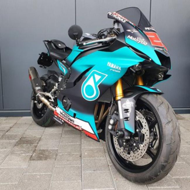 YAMAHA YZF-R6 (17-_) "PETRONAS" Dekor Stickerkit